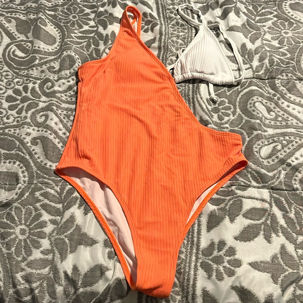 Bathing suit